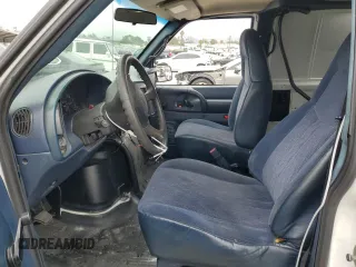 2004 Chevrolet Astro Cargo with VIN 1GCDM19X74B123719, listed as a Copart auction lot 55376044 with 158,463 mi miles and Salvage Title. Bid and sale history available at carsss.com. Image 7.