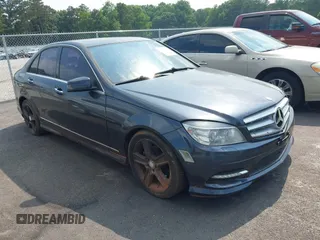 2011 Mercedes-Benz C 300 Sport z VIN WDDGF8BB6BR145705, wystawiony jako IAAI lot #42325704 z przebiegiem 140 361 mil mil oraz . Historia ofert i sprzedaży dostępna na DreamBid. Obrazek 1.