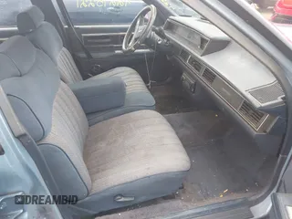 1991 Oldsmobile Delta z VIN 1G3HN54C6M1809377, wystawiony jako IAAI lot #42275221 z przebiegiem 139 509 mil mil oraz . Historia ofert i sprzedaży dostępna na DreamBid. Obrazek 5.