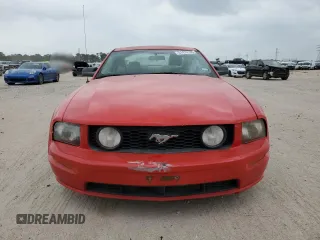 2005 Ford Mustang Deluxe z VIN 1ZVHT80N855181893, wystawiony jako Copart lot #51479185 z przebiegiem 98 450 mil mil oraz Szkoda całkowita • Salvage title. Historia ofert i sprzedaży dostępna na DreamBid. Obrazek 5.