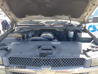 2004 Chevrolet Silverado 2500 z VIN 1GBHC24U64E349020, wystawiony jako IAAI lot #41840530 z przebiegiem 341 184 mil mil oraz . Historia ofert i sprzedaży dostępna na DreamBid. Obrazek 10.