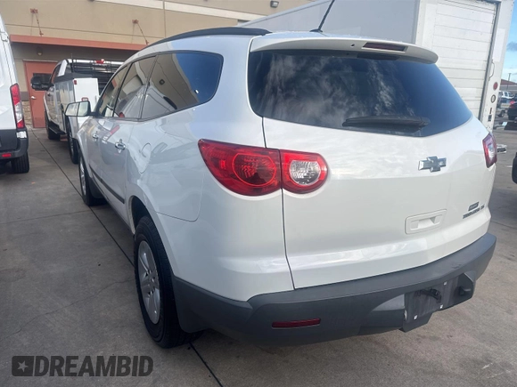 2012 Chevrolet Traverse LS z VIN 1GNKRFED2CJ394653, wystawiony jako IAAI lot #42482609 z przebiegiem 269 116 mil mil oraz . Historia ofert i sprzedaży dostępna na DreamBid. Obrazek 21.