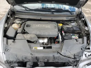 2015 Jeep Cherokee Sport z VIN 1C4PJLAB1FW711631, wystawiony jako Copart lot #58373145 z przebiegiem 123 683 mil mil oraz Szkoda całkowita • Salvage title. Historia ofert i sprzedaży dostępna na DreamBid. Obrazek 12.