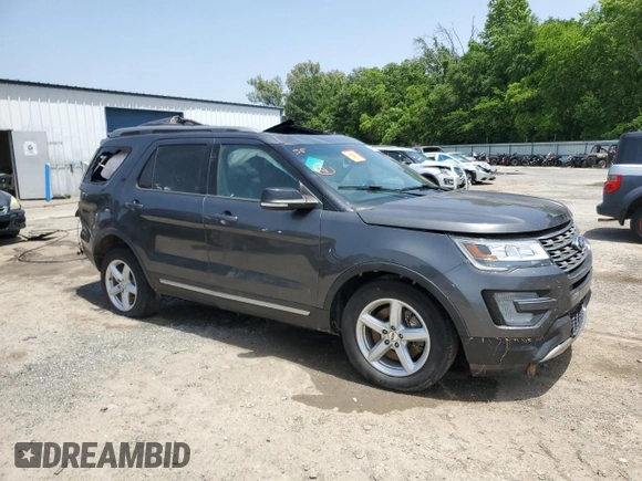 2017 Ford Explorer XLT z VIN 1FM5K8DH8HGA21577, wystawiony jako Copart lot #56298555 z przebiegiem 104 874 mil mil oraz Szkoda całkowita • Salvage title. Historia ofert i sprzedaży dostępna na DreamBid. Obrazek 4.