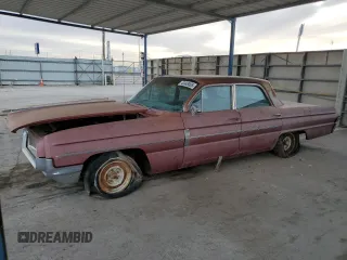 1962 Oldsmobile 88 z VIN 622T07337, wystawiony jako Copart lot #42448005 z przebiegiem 1994 mil mil oraz Tytuł czysty. Historia ofert i sprzedaży dostępna na DreamBid. Obrazek 1.
