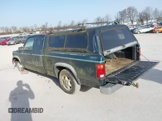 1995 Dodge Dakota with VIN 1B7GL23X3SS134423, listed as a IAAI auction lot 41767788 with 189,517 mi miles and . Bid and sale history available at carsss.com. Image 3.
