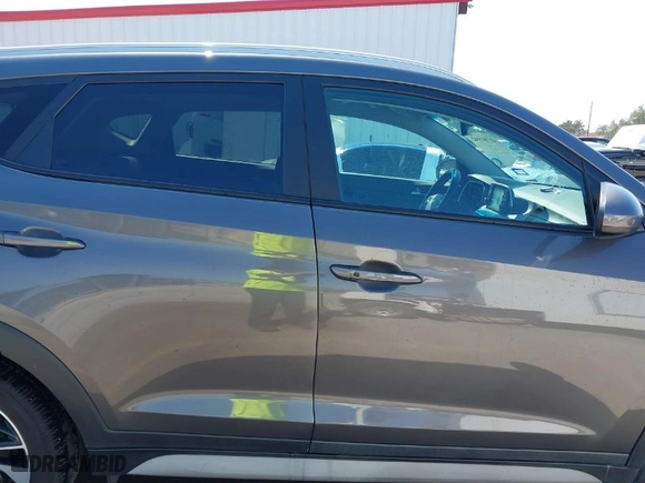 2020 Hyundai Tucson SEL with VIN KM8J33AL7LU172170, listed as a IAAI auction lot 41781942 with 75,301 mi miles. Bid and sale history available at carsss.com. Image 14.