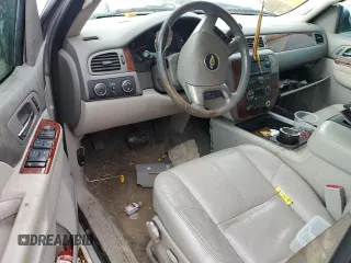 2013 Chevrolet Tahoe LT z VIN 1GNSKBE09DR236064, wystawiony jako Copart lot #47966825 z przebiegiem 172 027 mil mil oraz Szkoda całkowita • Salvage title. Historia ofert i sprzedaży dostępna na DreamBid. Obrazek 8.