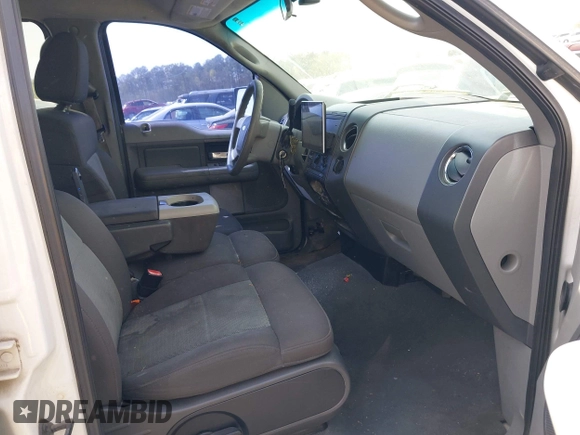2006 Ford F-150 XLT with VIN 1FTRW12W56KA65159, listed as a IAAI auction lot 41913062 with 271,996 mi miles. Bid and sale history available at carsss.com. Image 5.