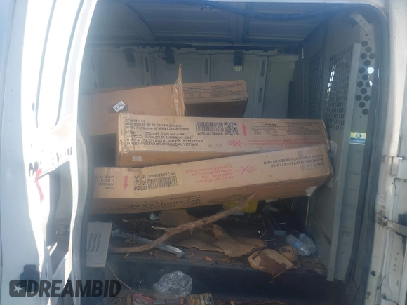 2002 Chevrolet City Express Cargo z VIN 1GCEG15W621214878, wystawiony jako IAAI lot #41421628 z przebiegiem 317 487 mil mil oraz . Historia ofert i sprzedaży dostępna na DreamBid. Obrazek 8.