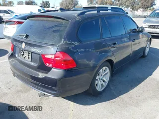 2007 BMW 3 Series 328xi с VIN WBAVT73577FZ35744, выставлен на аукционе IAAI как лот 41945740 с пробегом 158 884 миль миль и . История ставок и продаж доступна на DreamBid. Изображение 4.