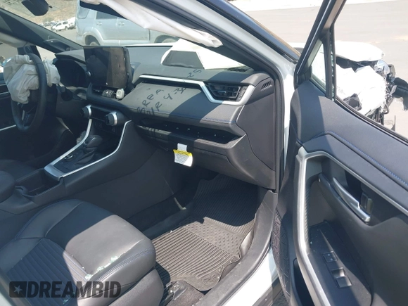 2023 Toyota RAV4 Hybrid XSE с VIN 4T3E6RFV0PU138218, выставлен на аукционе IAAI как лот 42181731 с пробегом 23 999 миль миль и . История ставок и продаж доступна на DreamBid. Изображение 5.
