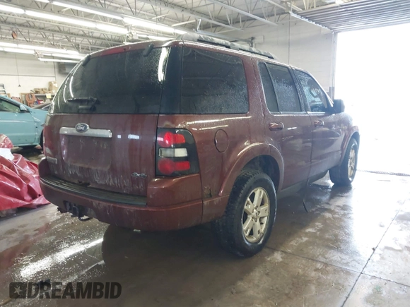 2010 Ford Explorer z VIN 1FMEU7D89AUB13941, wystawiony jako IAAI lot #41651307 z przebiegiem 201 322 mil mil oraz . Historia ofert i sprzedaży dostępna na DreamBid. Obrazek 4.