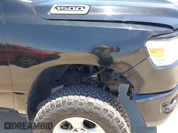 2022 Ram 1500 Big Horn z VIN 1C6RRFMG7NN441178, wystawiony jako IAAI lot #42721492 z przebiegiem 16 459 mil mil oraz . Historia ofert i sprzedaży dostępna na DreamBid. Obrazek 17.