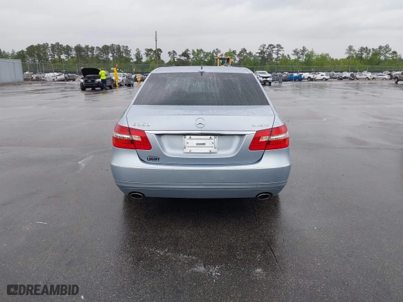 2013 Mercedes-Benz E-Class E 350 Luxury with VIN WDDHF8JB9DA663167, listed as a IAAI auction lot 41985122 with 131,025 mi miles. Bid and sale history available at carsss.com. Image 16.