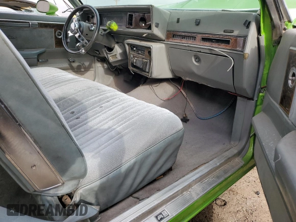 1981 Oldsmobile Cutlass z VIN 1G3AR47F1BR483296, wystawiony jako Copart lot #76765774 z przebiegiem 34 550 mil mil oraz Szkody całkowita. Historia ofert i sprzedaży dostępna na DreamBid. Obrazek 8.