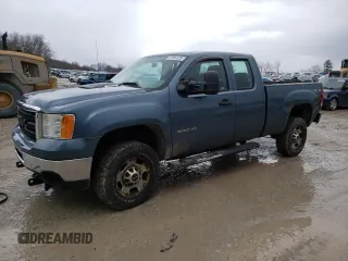 2011 GMC Sierra 2500HD Work Truck z VIN 1GT22ZCG7BZ448895, wystawiony jako Copart lot #47080125 z przebiegiem 137 099 mil mil oraz Czysty tytuł • Clean title. Historia ofert i sprzedaży dostępna na DreamBid. Obrazek 1.