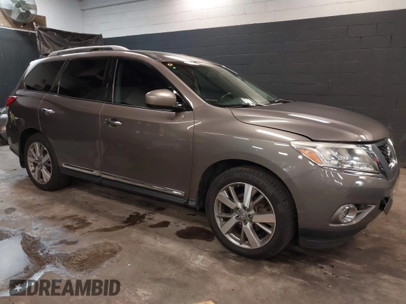 2013 Nissan Pathfinder SV with VIN 5N1AR2MM9DC689684, listed as a IAAI auction lot 41749471 with 162,065 mi miles. Bid and sale history available at carsss.com. Image 1.