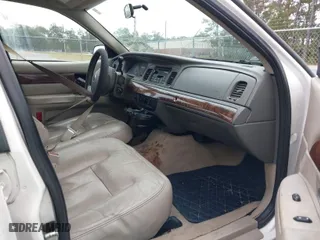 2006 Mercury Grand Marquis GS with VIN 2MEFM74V56X618288, listed as a IAAI auction lot 40838910 with 111,622 mi miles. Bid and sale history available at carsss.com. Image 5.