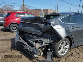 2018 Ford Fusion SE with VIN 3FA6P0HD5JR210985, listed as a IAAI auction lot 41776984 with 83,415 mi miles. Bid and sale history available at carsss.com. Image 6.