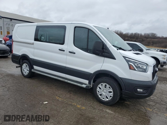 2023 Ford Transit Cargo with VIN 1FTBR1Y89PKA52062, listed as a Copart auction lot 47646225 with 40,785 mi miles and Clean Title. Bid and sale history available at DreamBid. Image 4.