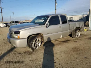 2006 Chevrolet Silverado SS z VIN 2GCEC19N161261264, wystawiony jako Copart lot #43270705 z przebiegiem 216 078 mil mil oraz Szkody całkowita. Historia ofert i sprzedaży dostępna na DreamBid. Obrazek 1.