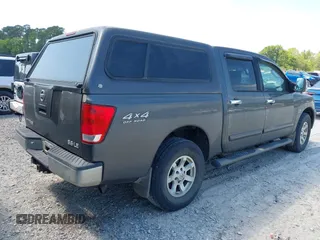 2004 Nissan Titan LE with VIN 1N6AA07B04N546666, listed as a IAAI auction lot 42045671 with 280,796 mi miles. Bid and sale history available at carsss.com. Image 4.