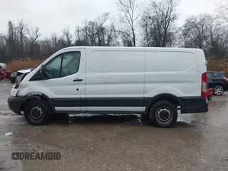 2017 Ford Transit z VIN 1FTYR1ZM2HKA27107, wystawiony jako IAAI lot #41047863 z przebiegiem 87 219 mil mil oraz . Historia ofert i sprzedaży dostępna na DreamBid. Obrazek 14.