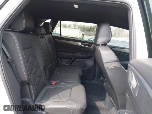 2024 Volkswagen Atlas SE with VIN 1V2LE2CA5RC243036, listed as a IAAI auction lot 41860475 with 7,766 mi miles and . Bid and sale history available at DreamBid. Image 8.