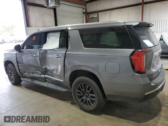 2021 GMC Yukon XL SLT with VIN 1GKS2GKT1MR310067, listed as a Copart auction lot 43961045 with 112,946 mi miles and Salvage Title. Bid and sale history available at carsss.com. Image 2.