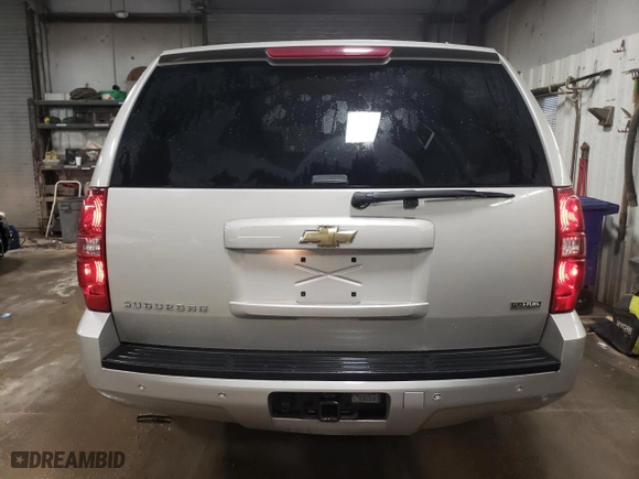 2009 Chevrolet Suburban LT w/2LT with VIN 1GNFK26369R242759, listed as a Copart auction lot 43250795 with 136,638 mi miles and Salvage Title. Bid and sale history available at carsss.com. Image 6.