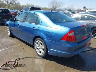 2010 Ford Fusion SE z VIN 3FAHP0HA0AR355625, wystawiony jako IAAI lot #41938652 z przebiegiem 157 660 mil mil oraz . Historia ofert i sprzedaży dostępna na DreamBid. Obrazek 3.