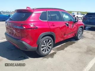 2022 Toyota Corolla Cross XLE с VIN 7MUDAAAG9NV019320, выставлен на аукционе IAAI как лот 42000933 с пробегом 13 021 миль миль и . История ставок и продаж доступна на DreamBid. Изображение 4.