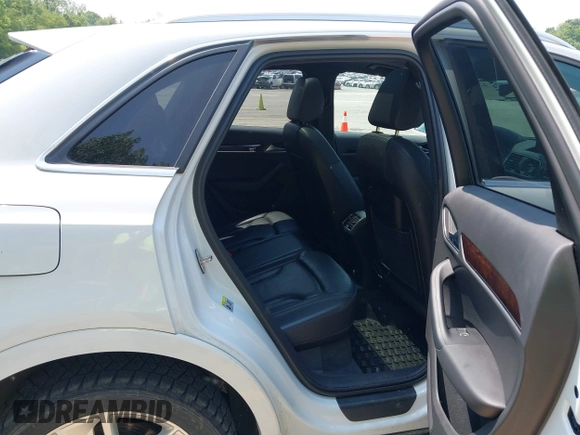 2016 Audi Q3 Premium Plus z VIN WA1EFCFSXGR014289, wystawiony jako IAAI lot #42440711 z przebiegiem 120 765 mil mil oraz . Historia ofert i sprzedaży dostępna na DreamBid. Obrazek 8.