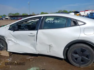 2023 Toyota Prius LE z VIN JTDACAAU7P3009676, wystawiony jako IAAI lot #42186462 z przebiegiem 31 567 mil mil oraz . Historia ofert i sprzedaży dostępna na DreamBid. Obrazek 14.