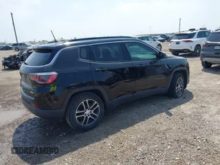 2017 Jeep Compass Latitude z VIN 3C4NJCBB5HT632963, wystawiony jako IAAI lot #41890171 z przebiegiem 120 280 mil mil oraz . Historia ofert i sprzedaży dostępna na DreamBid. Obrazek 4.