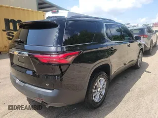 2022 Chevrolet Traverse LT Cloth z VIN 1GNERGKW0NJ146381, wystawiony jako IAAI lot #42558331 z przebiegiem 79 527 mil mil oraz . Historia ofert i sprzedaży dostępna na DreamBid. Obrazek 25.
