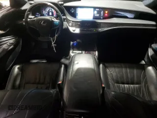 2018 Lexus LS with VIN JTHC51FF6J5001706, listed as a Copart auction lot 82343894 with 67,127 mi miles and Salvage Title. Bid and sale history available at carsss.com. Image 8.