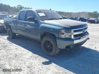 2007 Chevrolet Silverado 1500 LTZ with VIN 2GCEK19J871672873, listed as a IAAI auction lot 41703774 with 377,014 mi miles. Bid and sale history available at carsss.com. Image 1.