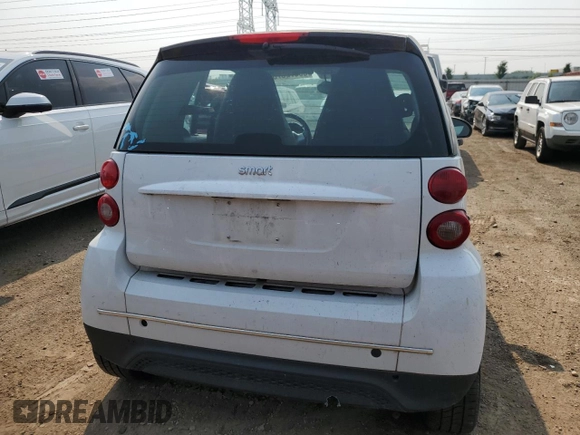 2014 Smart fortwo Pure with VIN WMEEJ3BA6EK781775, listed as a Copart auction lot 60372575 with 33,300 mi miles and Clean title. Bid and sale history available at DreamBid. Image 6.
