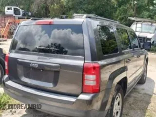 2015 Jeep Patriot Sport with VIN 1C4NJPBB9FD118169, listed as a Copart auction lot 55759395 with 197,648 mi miles and Clean Title. Bid and sale history available at DreamBid. Image 3.