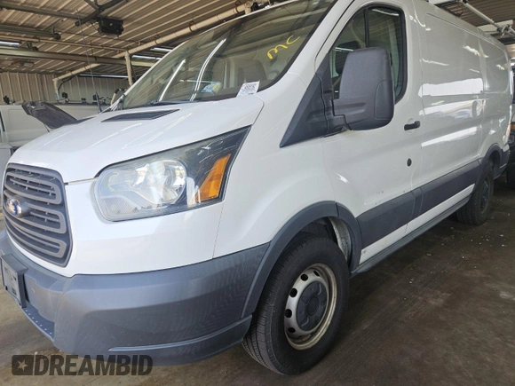 2015 Ford Transit Cargo z VIN 1FTNR1ZM8FKA55185, wystawiony jako IAAI lot #42515954 z przebiegiem 86 918 mil mil oraz . Historia ofert i sprzedaży dostępna na DreamBid. Obrazek 19.