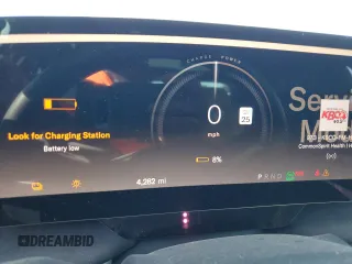 2023 Lucid Air Grand Touring z VIN 50EA1GBA1PA003280, wystawiony jako Copart lot #69447544 z przebiegiem 4282 mil mil oraz Szkody całkowita. Historia ofert i sprzedaży dostępna na DreamBid. Obrazek 9.