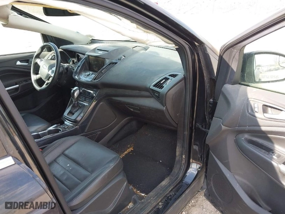 2014 Ford Escape Titanium with VIN 1FMCU9JXXEUE45634, listed as a IAAI auction lot 41840303 with 109,692 mi miles. Bid and sale history available at carsss.com. Image 5.