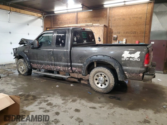 2005 Ford F-250 XL z VIN 1FTSX215X5EC77078, wystawiony jako Copart lot #43206515 z przebiegiem 174 764 mil mil oraz Szkoda całkowita • Salvage title. Historia ofert i sprzedaży dostępna na DreamBid. Obrazek 2.