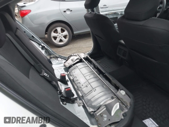 2025 Toyota Camry LE with VIN 4T1DAACK9SU503003, listed as a IAAI auction lot 41797213 with 8,208 mi miles and . Bid and sale history available at DreamBid. Image 8.