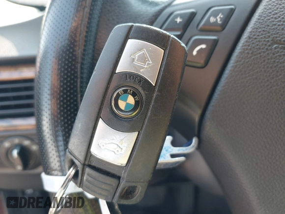 2008 BMW 3 Series 328xi with VIN WBAVC93538K039655, listed as a IAAI auction lot 40001472 with 175,416 mi miles. Bid and sale history available at carsss.com. Image 11.