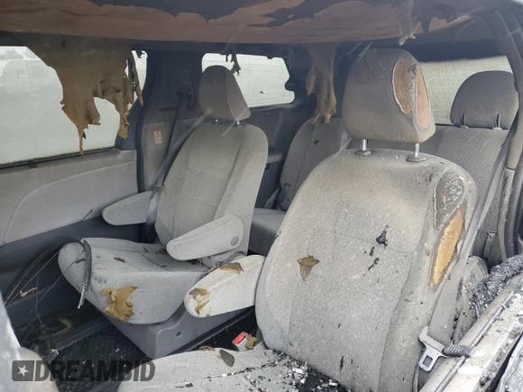 2018 Toyota Sienna LE с VIN 5TDJZ3DC5JS190506, выставлен на аукционе Copart как лот 86137964 с пробегом Не указан миль и Списание • Salvage title. История ставок и продаж доступна на DreamBid. Изображение 10.