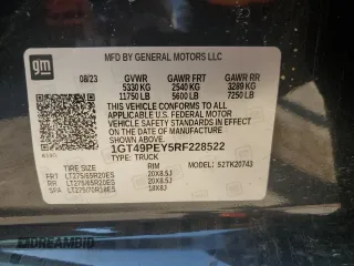2024 GMC Sierra 2500HD AT4 z VIN 1GT49PEY5RF228522, wystawiony jako Copart lot #49293215 z przebiegiem 9 357 mil mil oraz Czysty tytuł • Clean title. Historia ofert i sprzedaży dostępna na DreamBid. Obrazek 13.