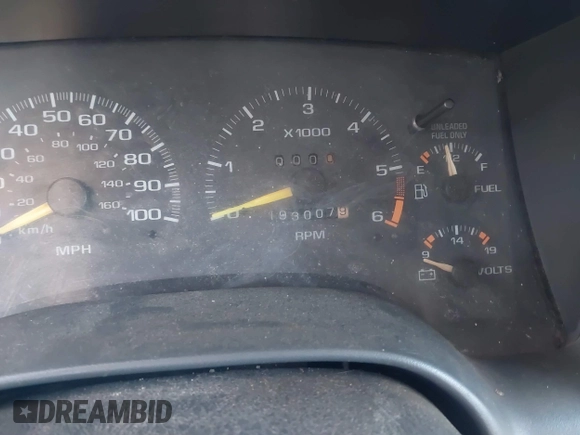 1997 Chevrolet Blazer LS z VIN 1GNDT13W3V2232285, wystawiony jako IAAI lot #41710231 z przebiegiem 1 930 079 mil mil oraz . Historia ofert i sprzedaży dostępna na DreamBid. Obrazek 7.